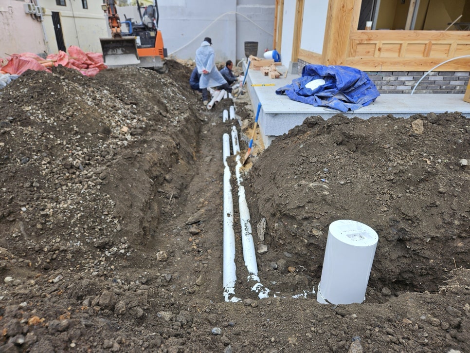 한옥 기초공사, 전통 주춧돌과 현대 콘크리트 기초는 어떻게 다를까요? | 한옥을짓다 foundation drainage